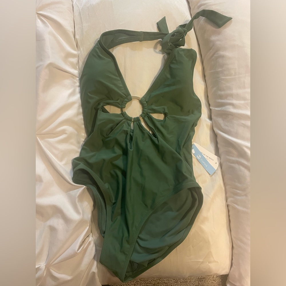 New Cupshe one-piece swimsuit! Size M